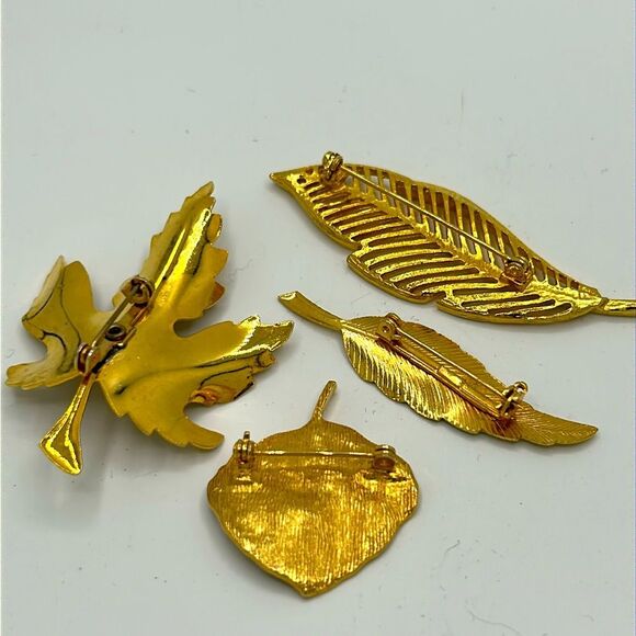 4 vintage Gold tone leaf brooches/pins - Picture 2 of 7
